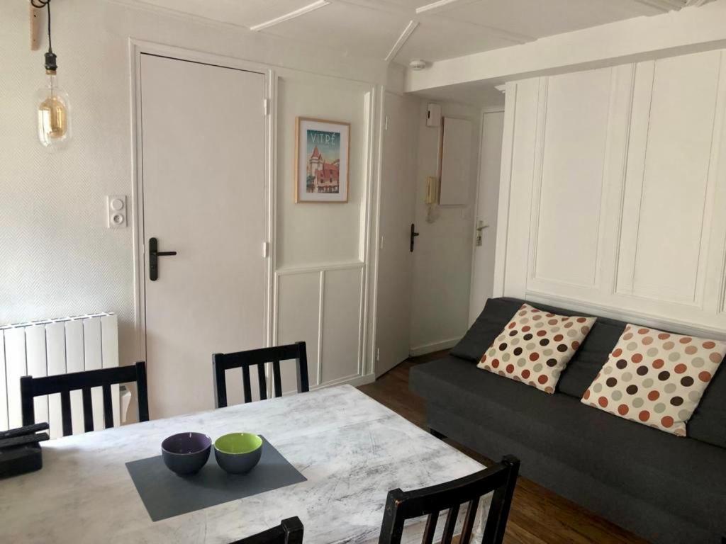 Le Garengeot - Wifi - Centre Ville - Property Rental Nm Vitré Exteriör bild