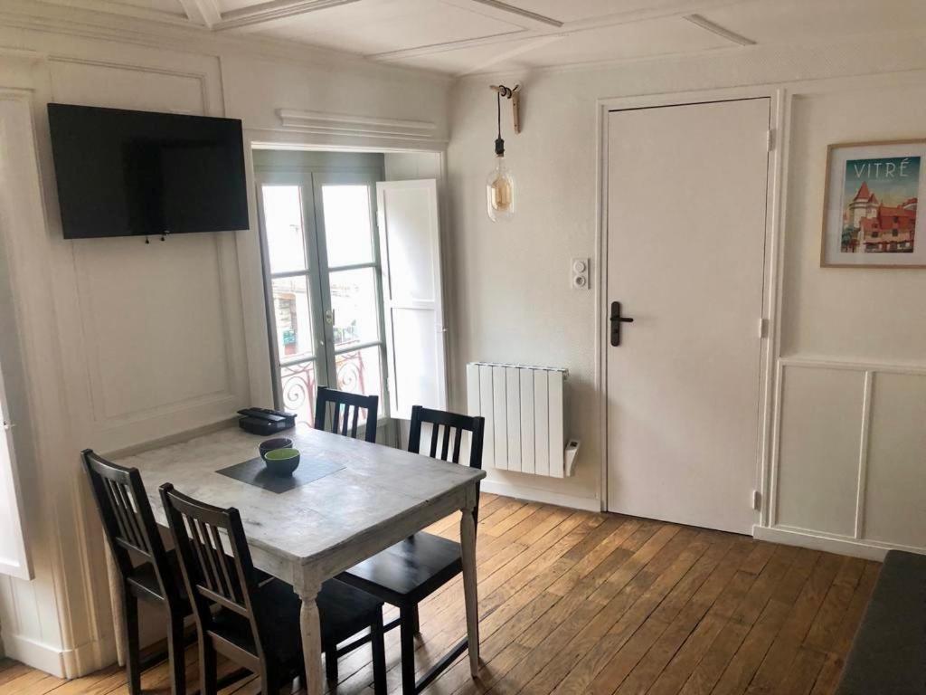 Le Garengeot - Wifi - Centre Ville - Property Rental Nm Vitré Exteriör bild